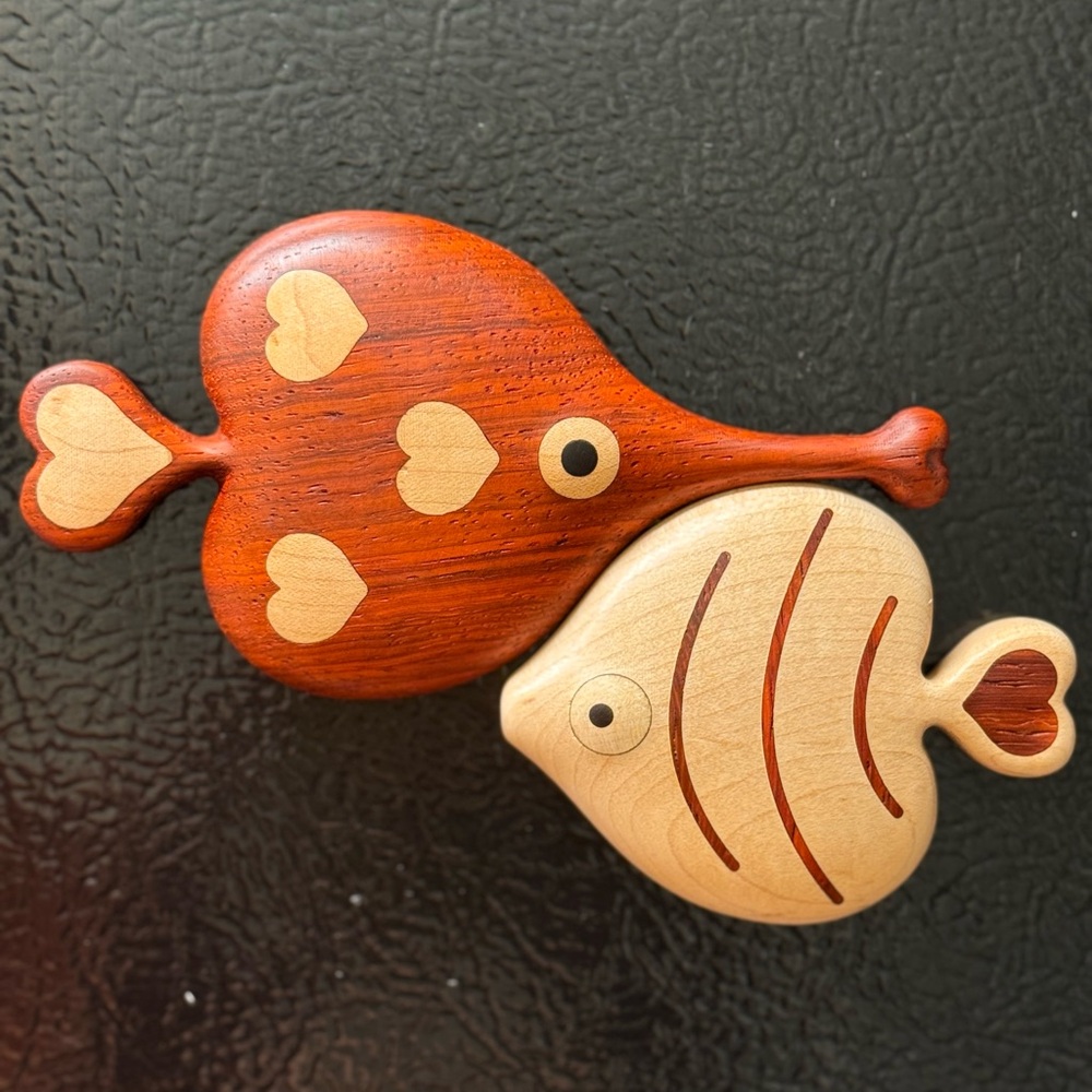 Wooden Heart Fish refrigerator magnet Set - Red and Cream （2 fish）